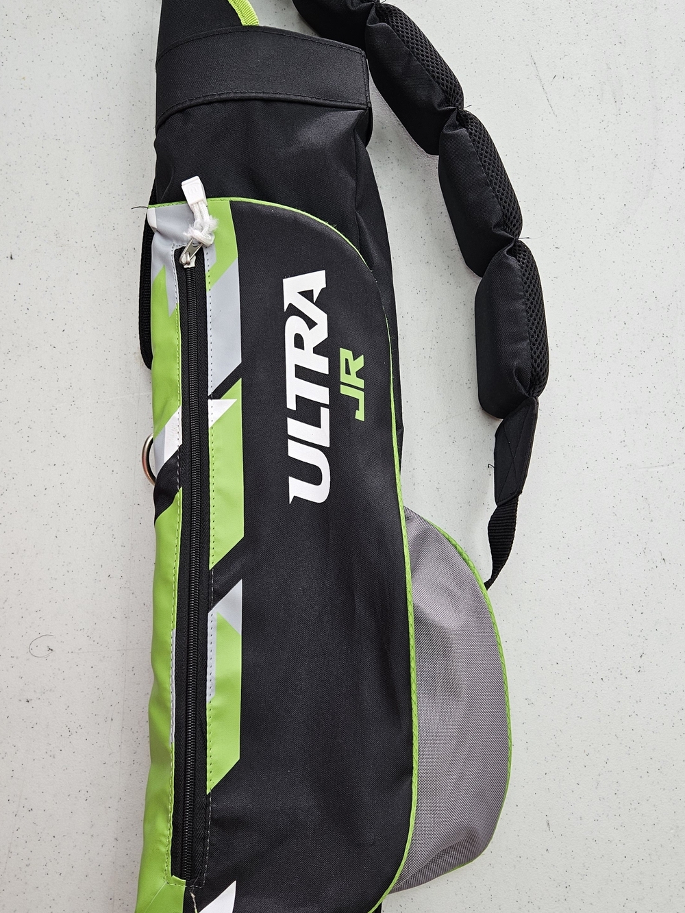 Wilson Ultra Junior Golf Bag designed for youth players Black And Green Carry...